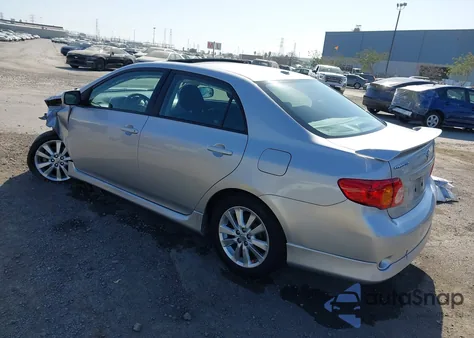 2010 Toyota Corolla S z USA, uszkodzony, nr VIN 1NXBU4EE1AZ333788